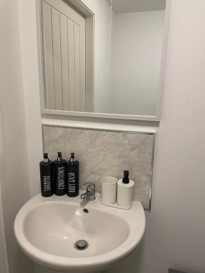 Lovely 1 Bedroom Studio Apartment - Merthyr Tydfil Ngoại thất bức ảnh